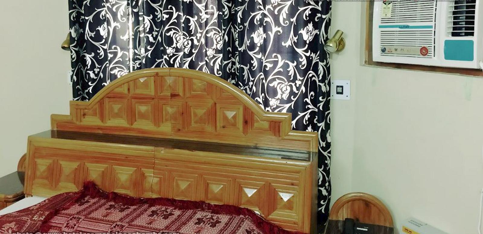 Room :: Luxury Room